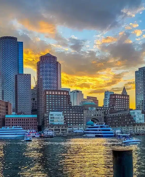 Roundtrip Direct Flight from Barcelona to Boston for Only £172/€198!